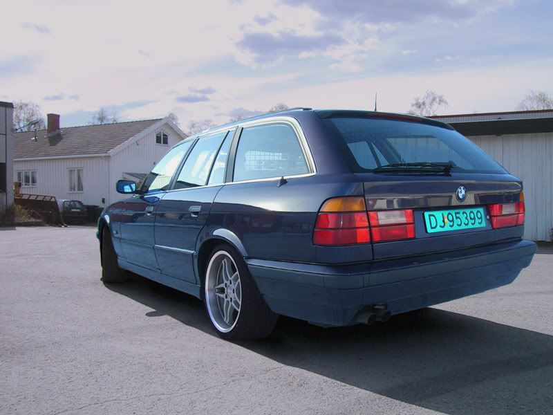 BMW530bak.jpg