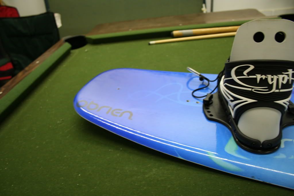 http://i190.photobucket.com/albums/z167/Soccerman133/wakeboardforsale/IMG_0610.jpg