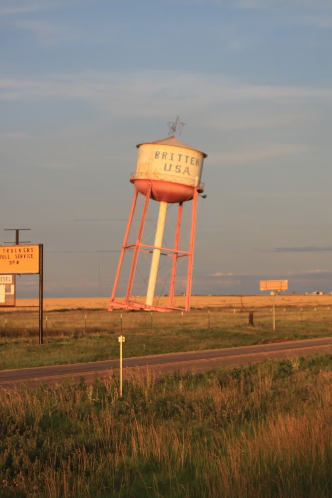 IMAGE: http://i190.photobucket.com/albums/z229/dwarrenr/Vacation%20out%20West/Route%2066/IMG_3370.jpg