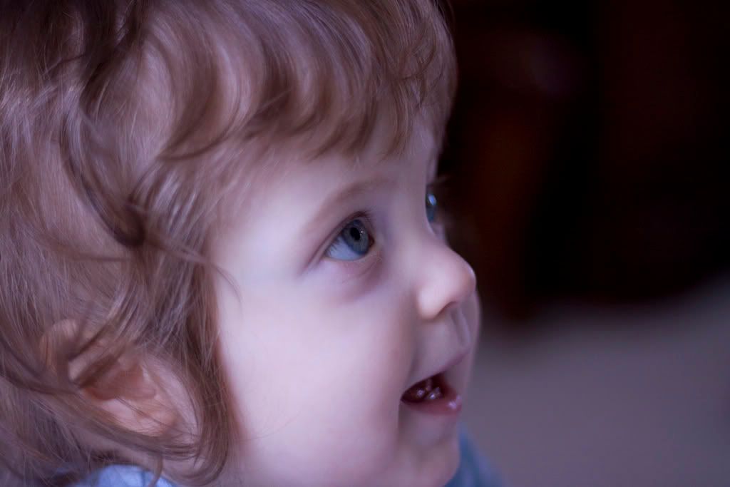 IMAGE: http://i190.photobucket.com/albums/z307/quiktaco/BigBlueEyes-1080.jpg