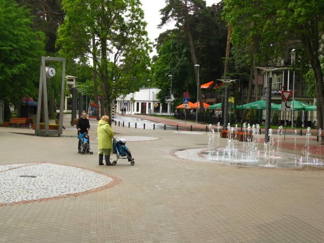 http://i190.photobucket.com/albums/z319/Elina2106/Jurmala/IMG_0988.jpg