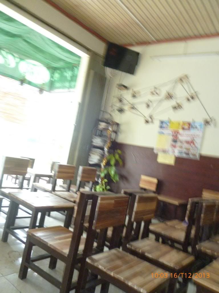 Sang quán café sách ở Hóc Môn