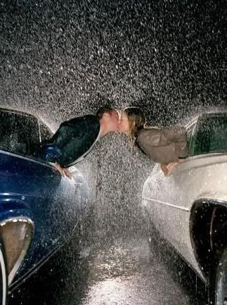 people kissing in the rain. People Kissing In The Rain.